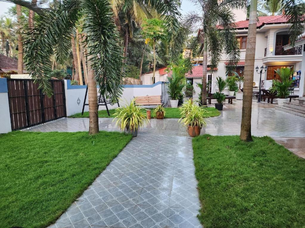 Coastal Suites Apart Hotel ---- 8 Minutes Walk To Beach Бенаулим Экстерьер фото