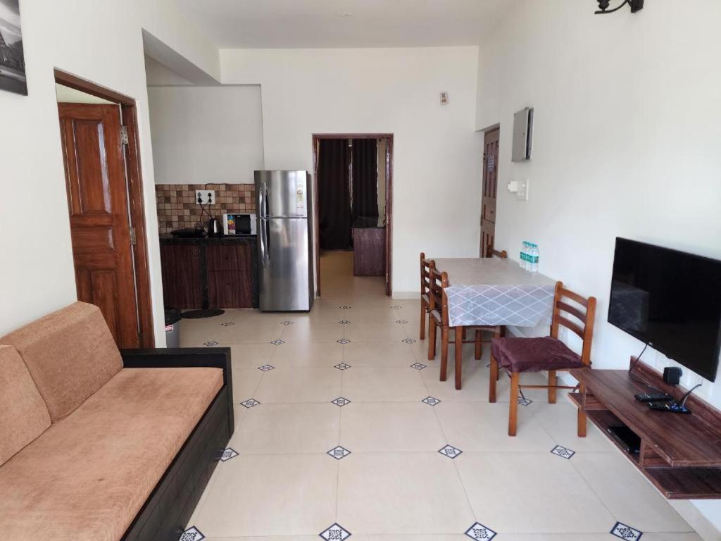 Coastal Suites Apart Hotel ---- 8 Minutes Walk To Beach Бенаулим Экстерьер фото