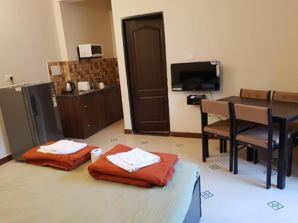 Coastal Suites Apart Hotel ---- 8 Minutes Walk To Beach Бенаулим Экстерьер фото