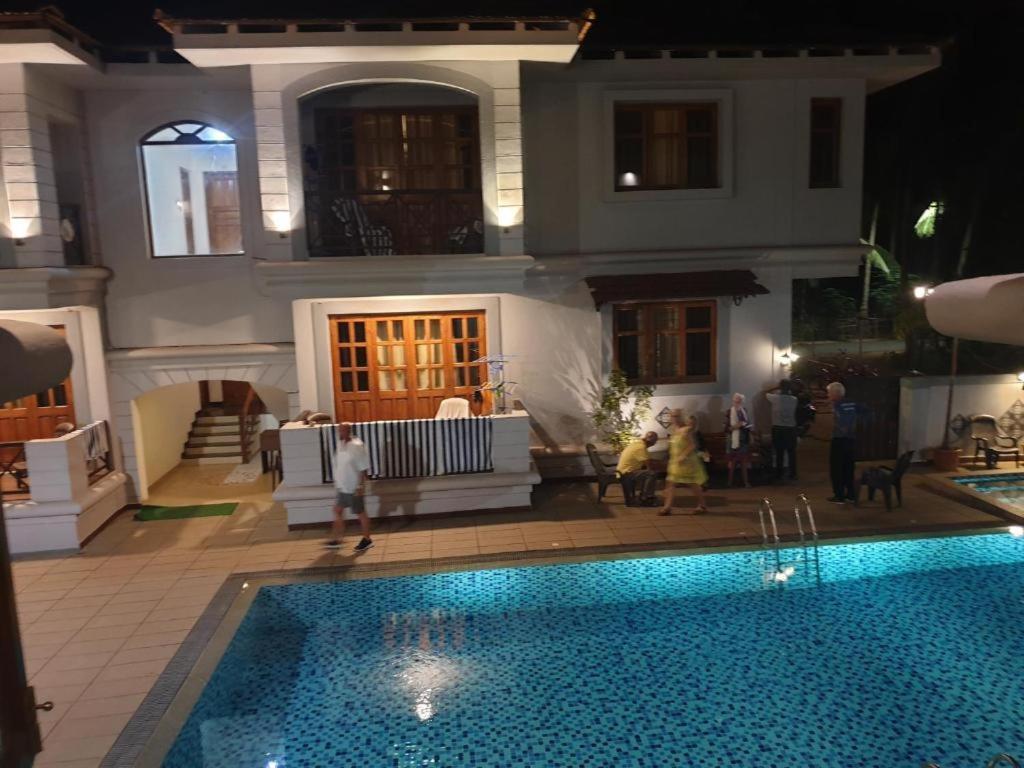 Coastal Suites Apart Hotel ---- 8 Minutes Walk To Beach Бенаулим Экстерьер фото