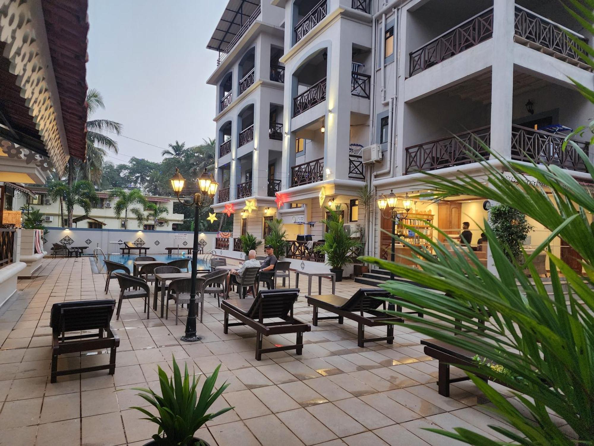 Coastal Suites Apart Hotel ---- 8 Minutes Walk To Beach Бенаулим Экстерьер фото