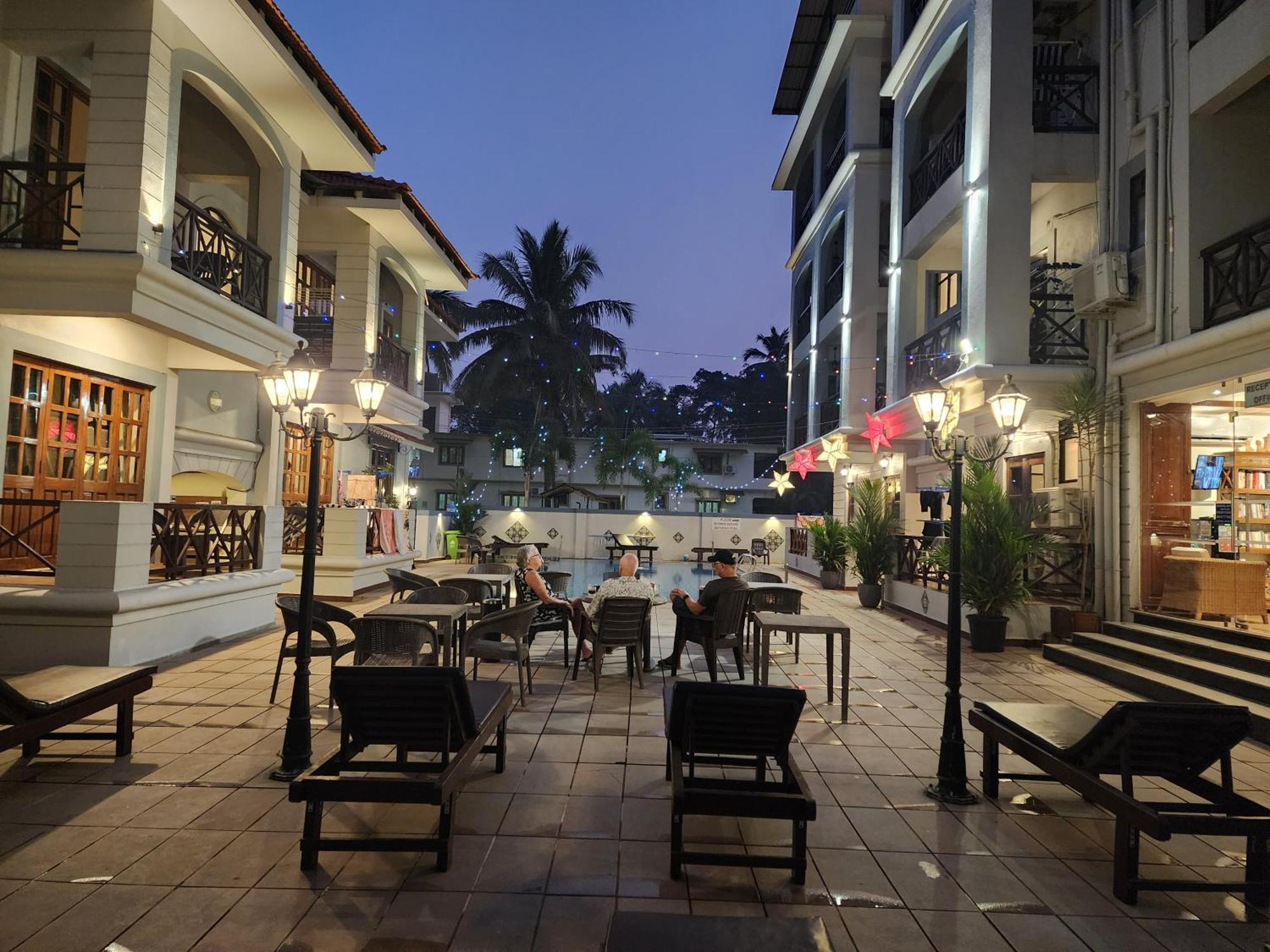 Coastal Suites Apart Hotel ---- 8 Minutes Walk To Beach Бенаулим Экстерьер фото